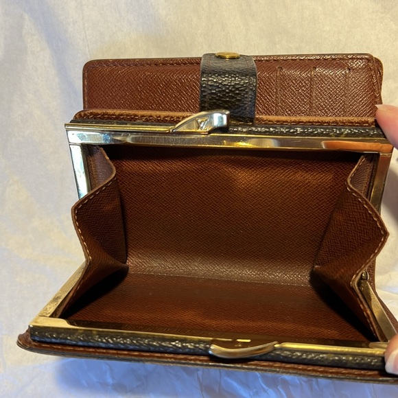 Louis Vuitton Monogram Wallet - Picture 6 of 13